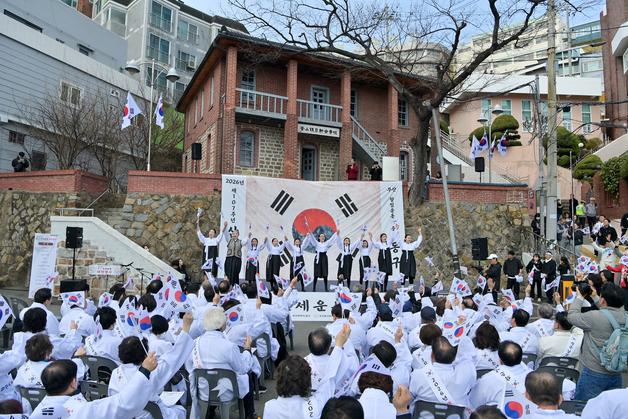 부산·경남 만세운동의 발원지서 다시 울려퍼진 "만세" 소리 