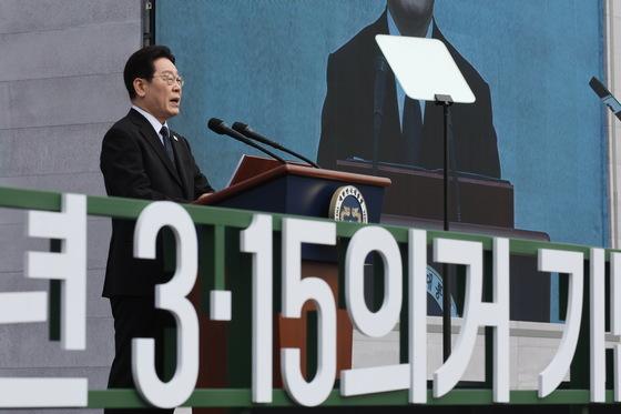 李대통령 "저절로 오는 민주주의 없다"…3·15의거 기념식서 '국민주권' 강조