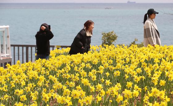 [오늘의 날씨] 부산·경남(17일, 화)…가끔 구름, 큰 일교차