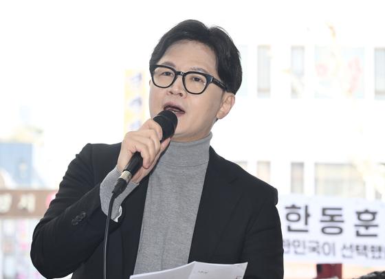 한동훈, '방미 장동혁'에 "미국에 지방선거 표 있나…선거 포기 느낌"