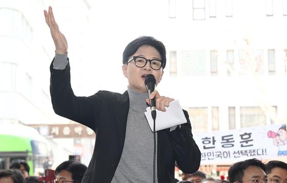 국힘, 재보궐 발생 즉시 당협위원장 사퇴키로…한동훈 "치졸한 짓"(종합)