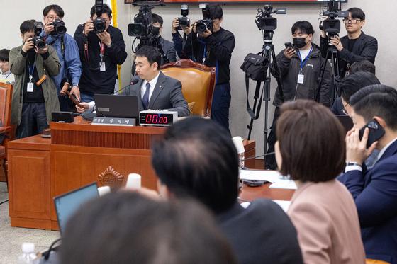 여야, 법사위서 '박상용 공방'…'노동절 빨간날' 공휴일법 처리(종합)