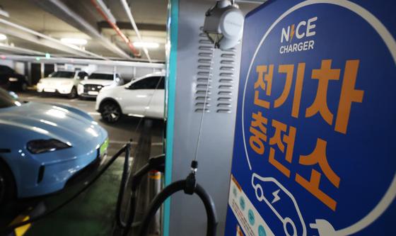 고유가에 ‘EV 전환’ 가속도