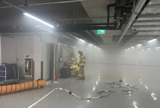 부산 대학병원 기계식 주차장서 불…3시간 30분 만에 완진(종합)