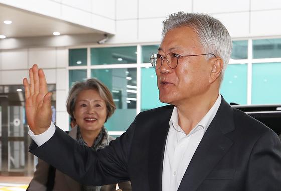 문재인 전 대통령 부부, 美 방문 출국…PCI '연례가교상' 수상