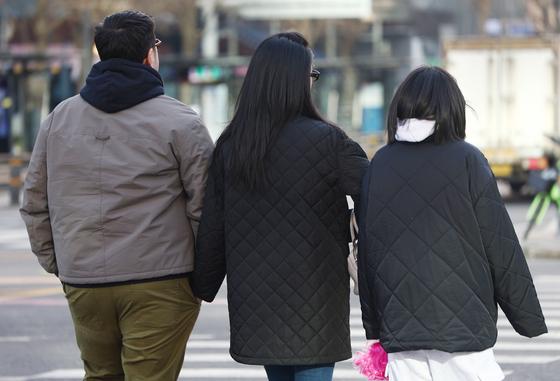 [오늘의 날씨] 부산·경남(14일, 토)…맑지만 쌀쌀, 낮과 밤 기온차 커