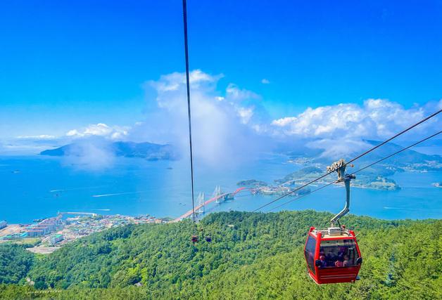 "사천바다케이블카에서 남해 바다 봄 정취 느껴요"
