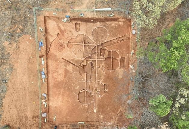 경남 고성 만림산 토성서 온돌시설·철기류 확인…"생활·방어 복합유적"