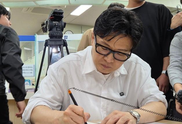 '韓 선점' 부산북갑 무공천 놓고 野내홍 격화…친한계 "공천이 해당행위"