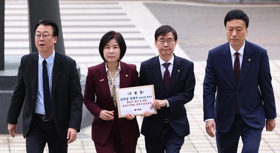 국힘 부산의원들 '전재수방지법' 발의…"왜 책임은 보좌진 몫인가"