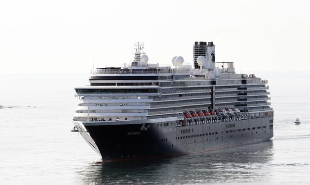 프리미엄 크루즈 웨스테르담호 속초항 입항