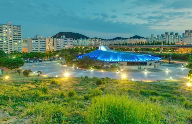 "미션·명상·공연까지"…김해시, 대성동고분군 '밤마실' 운영