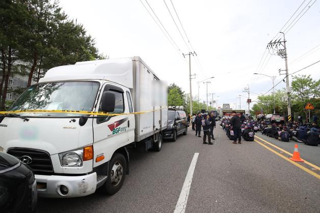 "차가 그대로 밀고 들어왔다" 화물연대 피해자 "자꾸 떠올라 힘들어"