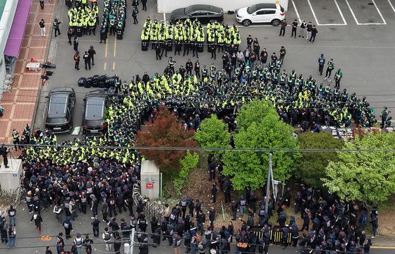 경남경찰, CU 진주물류센터 화물연대 조합원 사망 '엄정 수사'