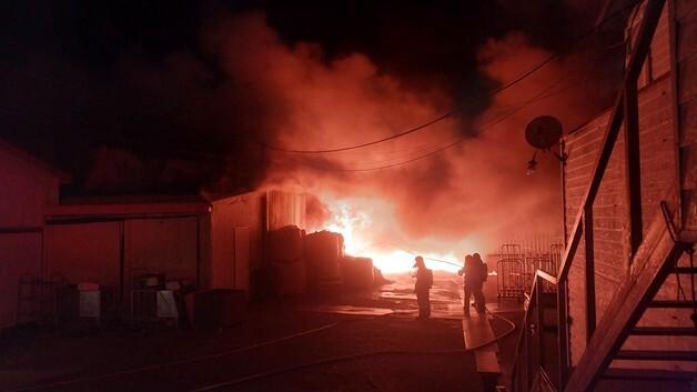 고성 버섯재배농장서 화재…외국인 근로자 6명 대피