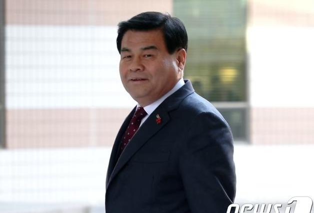 '거액 뇌물수수 혐의' 심규언 동해시장에 징역 12년 구형