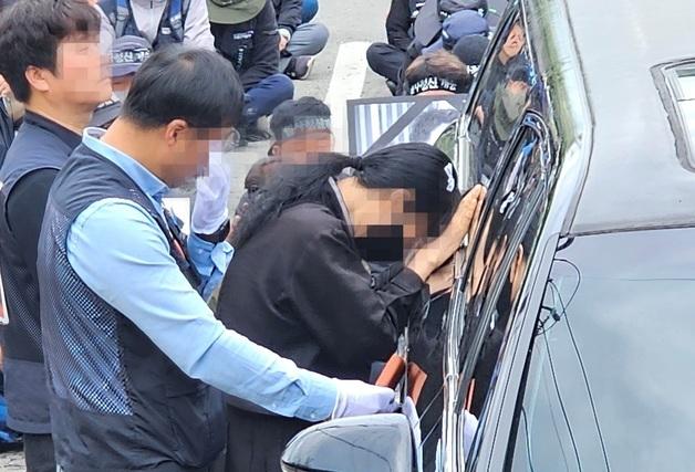 "잘 보내줘야죠"…유족·동료 함께한 화물연대 조합원 추모제