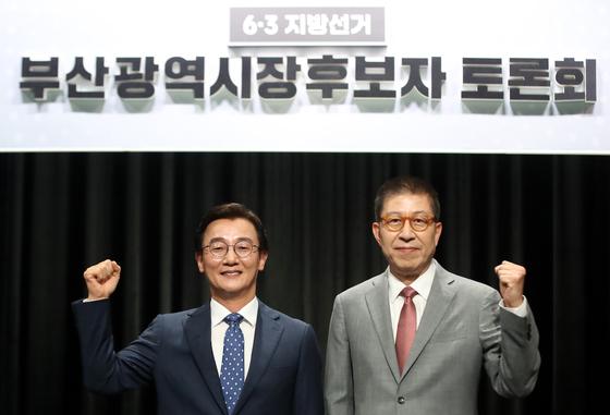 전재수 "해양수도 부산" vs 박형준 "5년 성과"…첫 TV토론 격돌