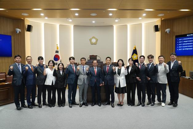 동래구의회, 제10대 전반기 원 구성 완료…의장 최수용·부의장 이규만