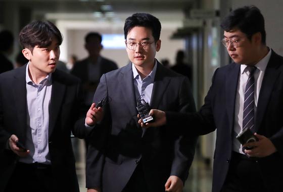 '테러 자작극' 정이한父 운영 병원 압수수색…직원 선거운동 동원 의혹(종합)