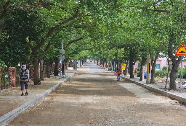 "생각보다 빠른 조치, 다행"…도로 휩쓸려간 통영 봉수골 응급복구 잰걸음