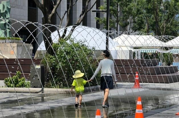  서울·경기 '체감 38도' 첫 폭염중대경보…화요일 오전 11시 발효  (종합)