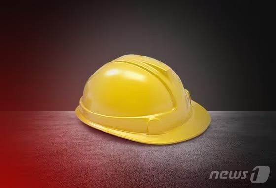 부산 건물 공사장서 유리 부착하던 70대 추락…중상