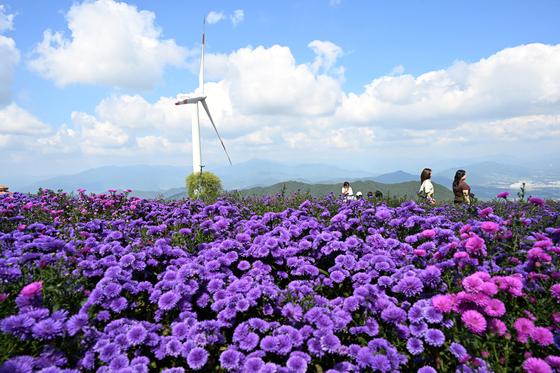 [오늘의 날씨] 부산·경남(18일, 금)…강풍에 비 내리는 곳 '안전유의'