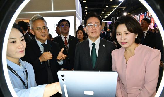 이재명 대통령, K-엑스포 전시장 방문