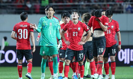 대한민국, 우루과이 상대로 1-4 대패
