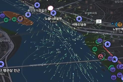"난 못 앉더라도"…3년 걸려 찾은 불꽃축제 명당 공개한 '대인배' [영상]