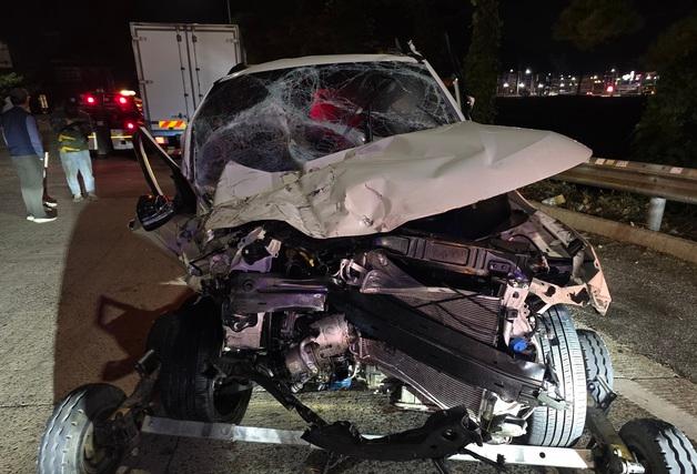 함안 중부내륙고속도서 경차·화물차 5중 추돌…1명 숨져