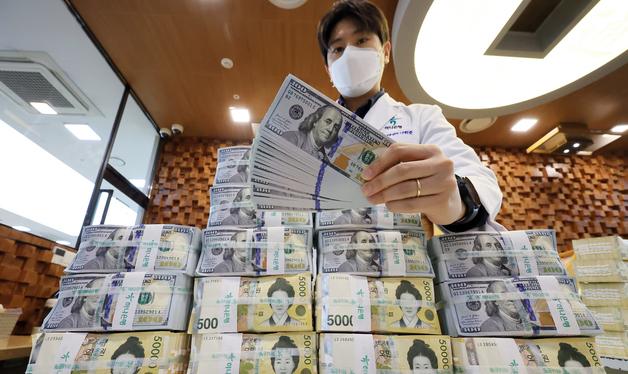 환율 상승에 원화값 추락… 원화 실질가치 금융위기 이후 최저