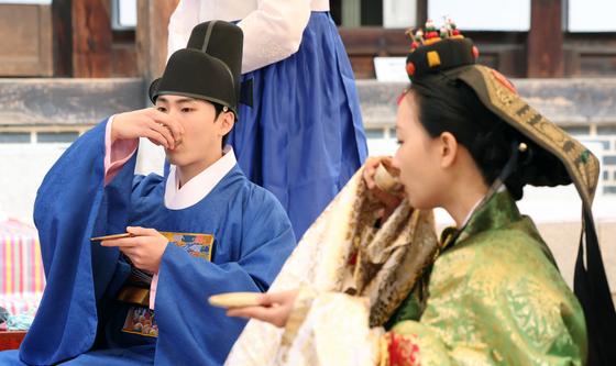 '초례' 경험하는 성년자들