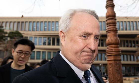 의원직 사퇴 입장 표명한 인요한