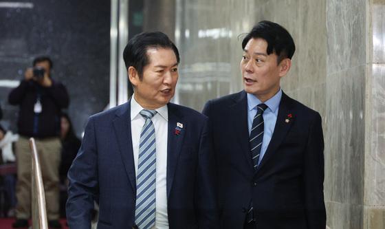 與 '내란재판부 2심부터' 결론…재판관 추천권 내부 인사