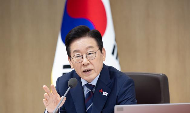 국무회의 발언하는 이재명 대통령