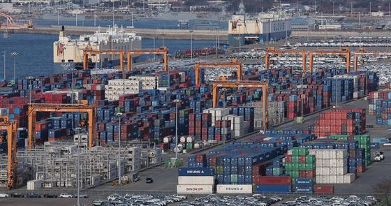 '반도체 호황' 작년 한국 수출 7천억 달러로 역대 최고치